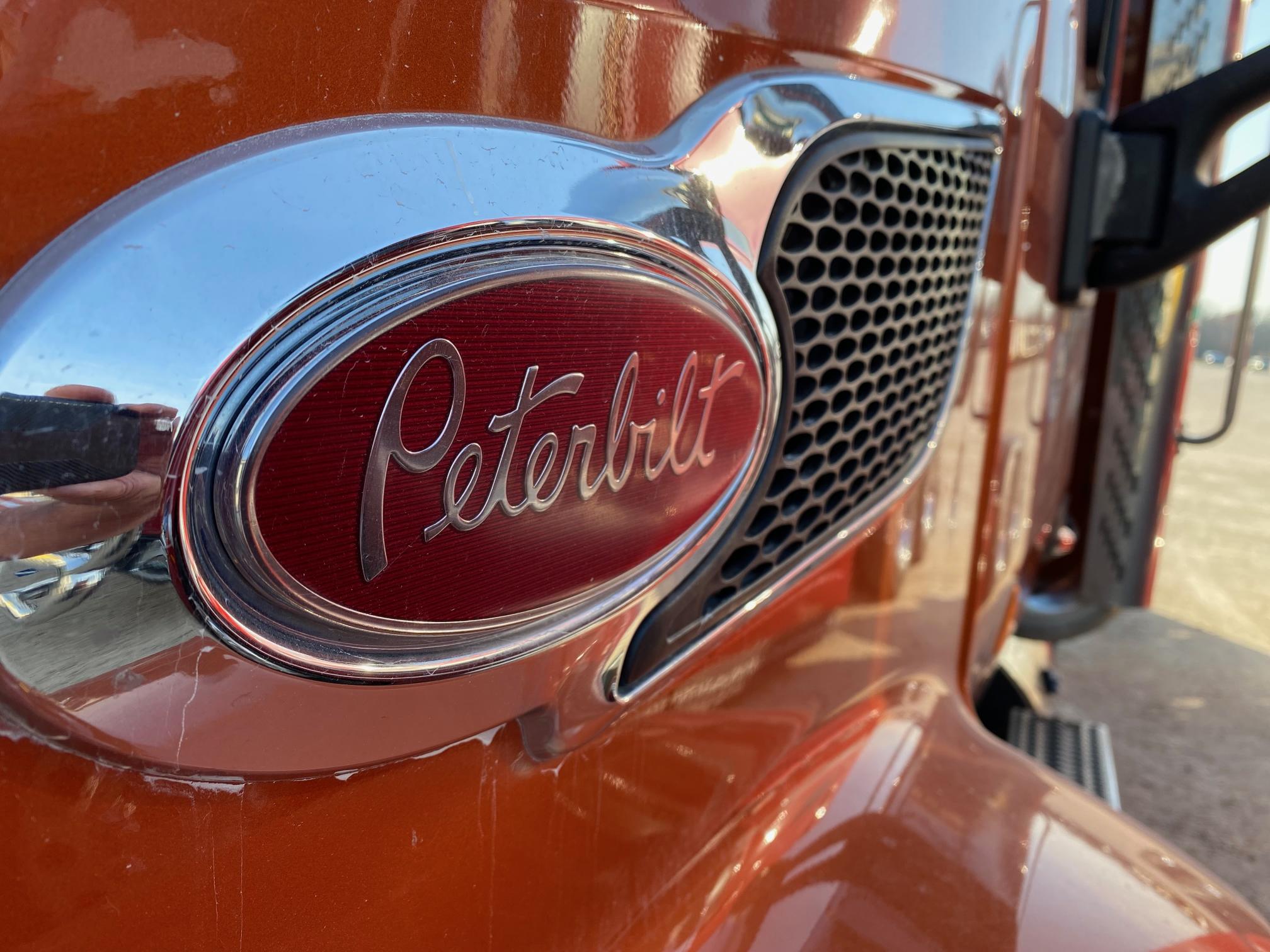 2020 PETERBILT 579 - Image 12